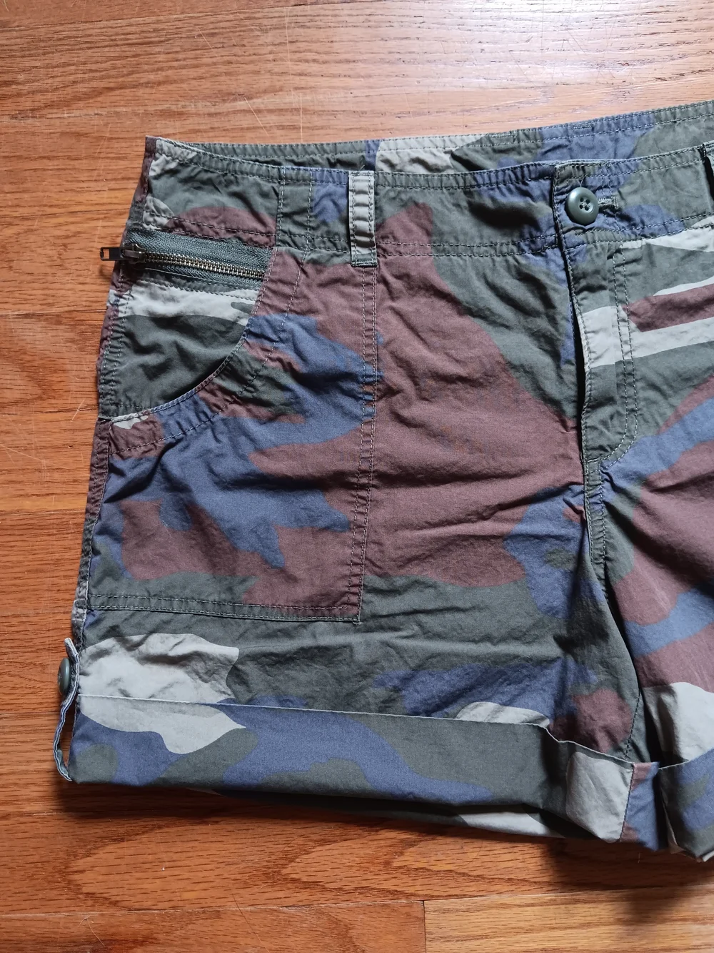 London Jean Women's Green Brown Purple Tan Camo Print Cargo Roll Up Shorts 14